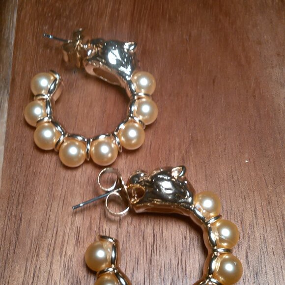 Golden Shell Pearl and Leopard Lock Goldtone Half Hoop Earrings - Picture 9 of 16